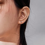 Boucles d'oreilles en argent sterling simples plaquées platine Boucles d'oreilles petite boule de tempérament, SCE782-A