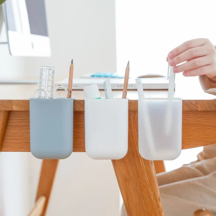 Porte-stylo Collant de Bureau Peut Suspendre Étui à Stylos Boîte de Rangement et Tri Fournitures de Bureau Couleur Aléatoire, Porte-stylo