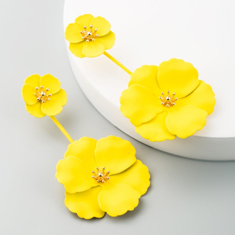 1 paire de boucles d'oreilles de style bohème en alliage, longues, en forme de fleur, blanc, jaune, rouge, noir, rose, vert foncé
