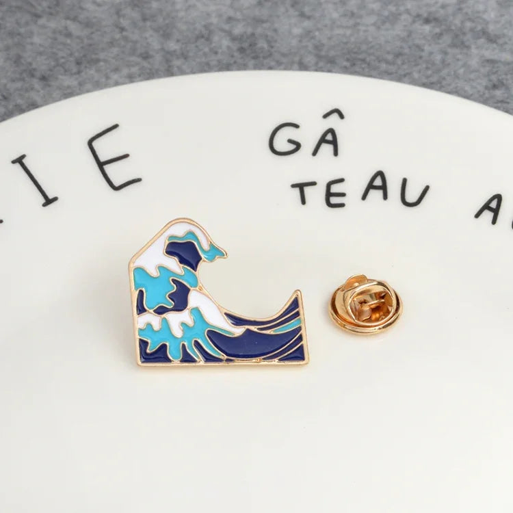 2 broches vague bleue Broche en émail Boucle de broche Dessin animé Broche en métal pour manteau veste sac insigne Bijoux de mer, 2 pièces Vagues