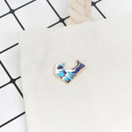 2 broches vague bleue Broche en émail Boucle de broche Dessin animé Broche en métal pour manteau veste sac insigne Bijoux de mer, 2 pièces Vagues