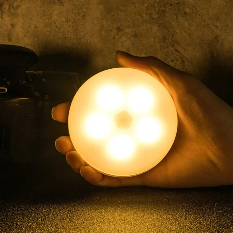 Veilleuse à LED à détection de corps humain intelligente pour chambre à coucher, lampe de chevet, modèle à piles, rechargeable