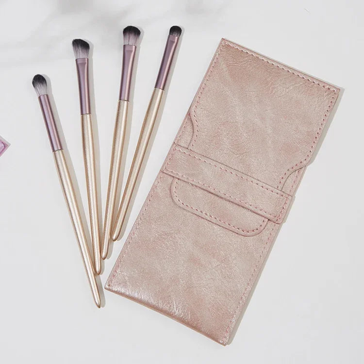 Lot de 4 pinceaux de maquillage, pinceau de maquillage pour les yeux, pinceau à détail en poils doux, pinceau estompeur avec pochette, doré, argenté