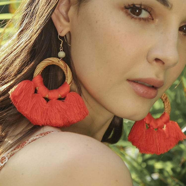 1 paire de boucles d'oreilles pendantes style ethnique en coton avec pompons, boucles d'oreilles longues, orange, noir, café, curcuma, rose, beige