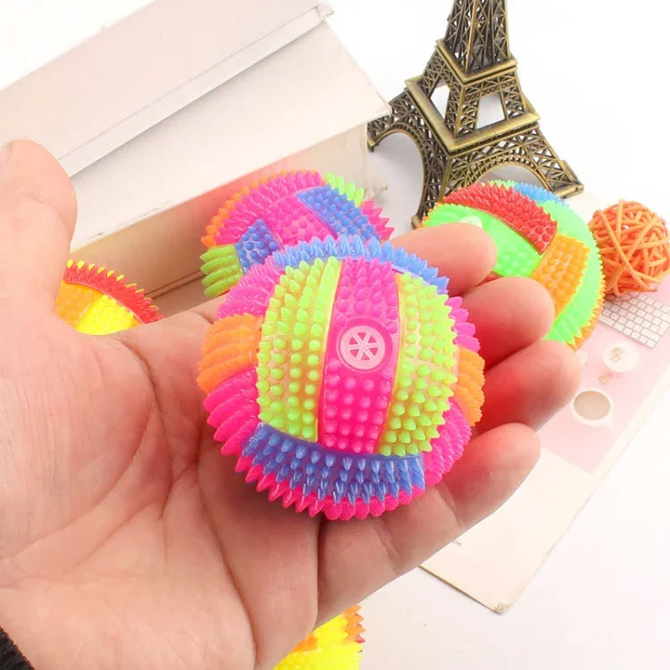 Lot de 10 balles de volley-ball lumineuses rebondissantes avec sifflet et picots, couleur aléatoire, diamètre 6,5 cm ou 7,5 cm.