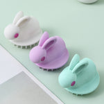 Brosse à shampoing en silicone en forme de lapin, blanc, vert, rose