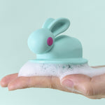 Brosse à shampoing en silicone en forme de lapin, blanc, vert, rose