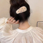 B316 2 pinces à cheveux mignonnes en laine tricotée, douces et polyvalentes, faites à la main, Beige, Cerise