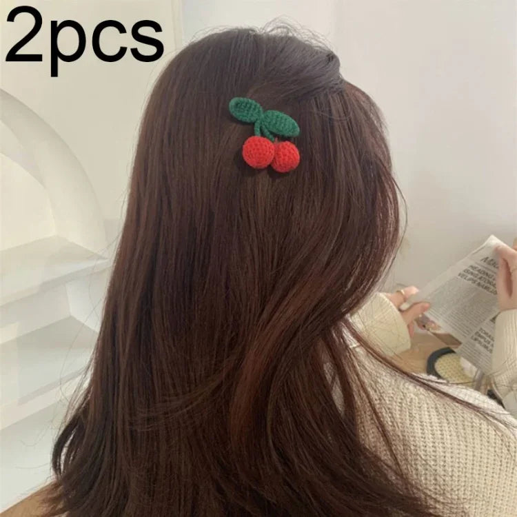 B316 2 pinces à cheveux mignonnes en laine tricotée, douces et polyvalentes, faites à la main, Beige, Cerise