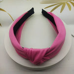 Bandeau serre-tête couleur unie avec cheveux pressés et large bord de 5 cm