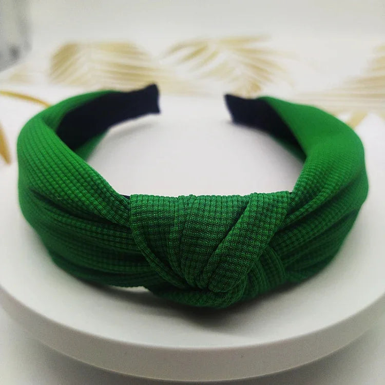 Bandeau serre-tête couleur unie avec cheveux pressés et large bord de 5 cm