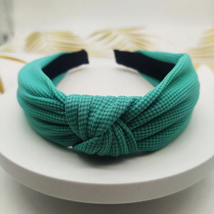 Bandeau serre-tête couleur unie avec cheveux pressés et large bord de 5 cm