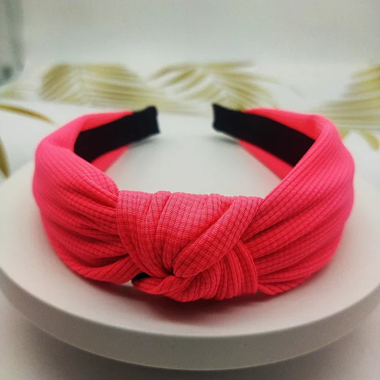 Bandeau serre-tête couleur unie avec cheveux pressés et large bord de 5 cm