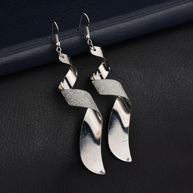 Boucles d'oreilles 3D créoles longues torsadées givrées