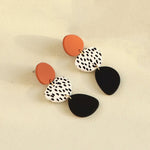 Boucles d'oreilles longues léopard graphiques irrégulières en acrylique