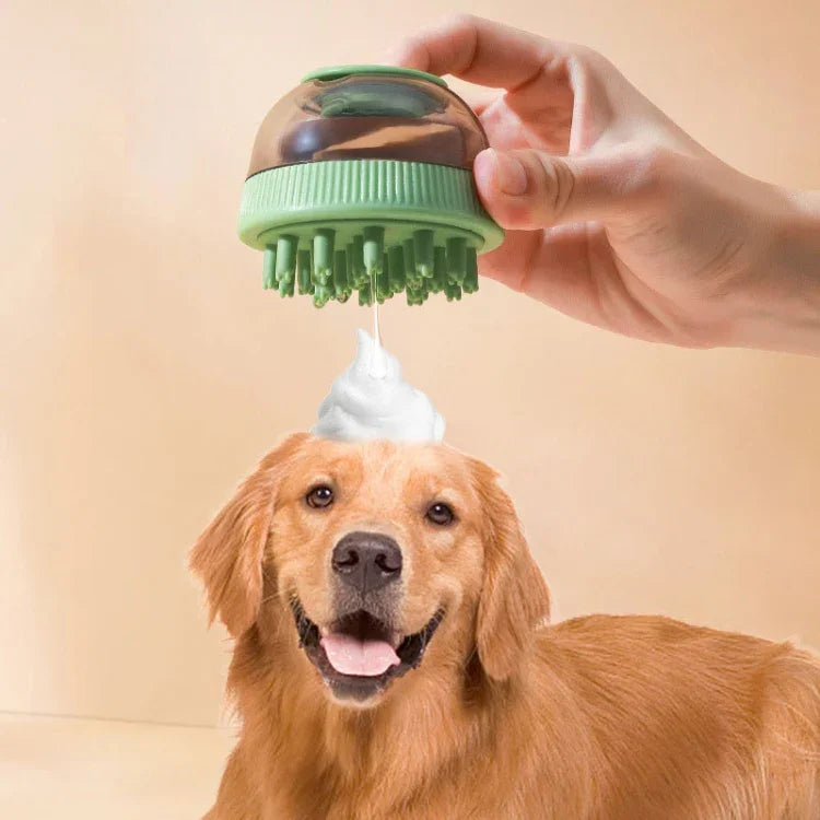 Gel douche rechargeable en capsules pour le bain des chats et des chiens, avec brosse de massage.