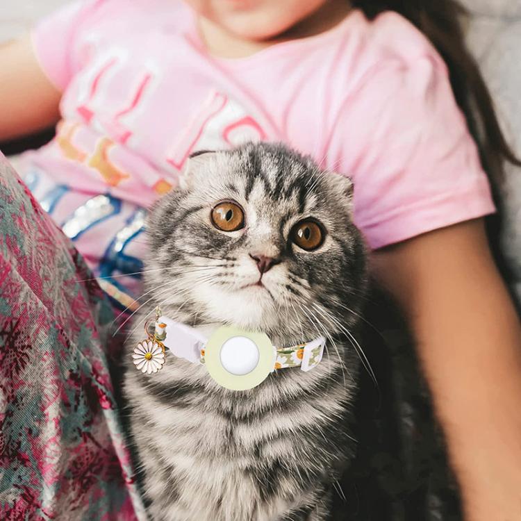 Pour housse de protection en silicone AirTag 2e génération / AirTag 1re génération, avec petite marguerite, collier pour animaux de compagnie, collier de chien avec clochette et film de protection avant et arrière