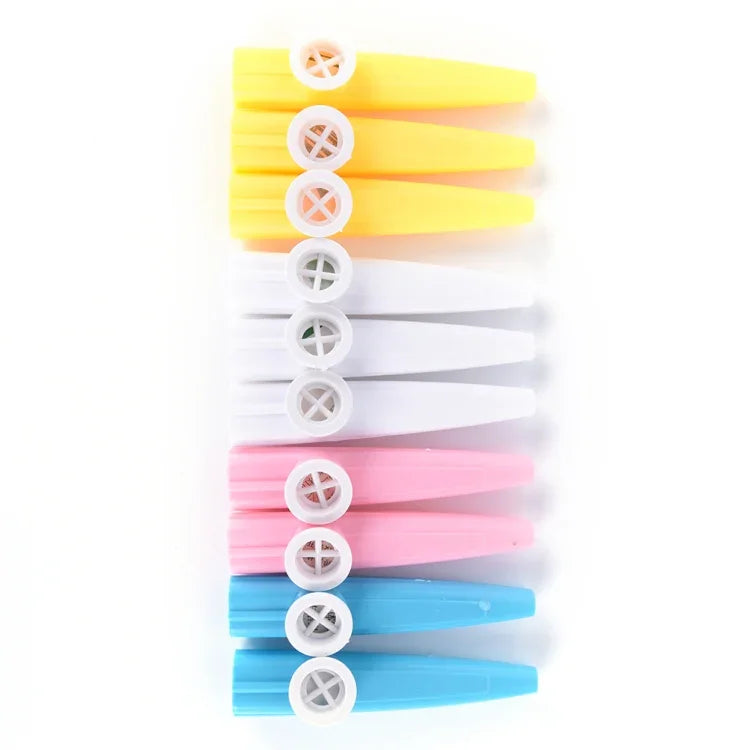 Lot de 10 kazoos en plastique pour enfants, instrument d'accompagnement, couleurs aléatoires.