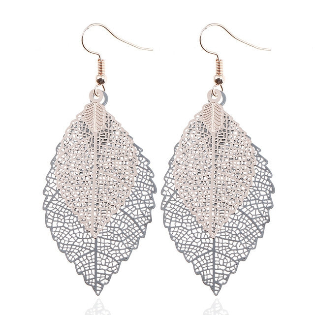 Boucles d'oreilles pendantes doubles feuilles, ornements simples en forme de feuille de métal rétro, Or Noir, Or Argent, Bleu, Multicolore, Rose, Noir Violet, Bleu roi Jaune, Blanc Noir, Vert Jaune, Rouge Noir