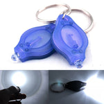 2 lampes de poche porte-clés mini de poche micro LED à presser, lampe de secours ultra lumineuse pour le camping en extérieur, lampe torche.